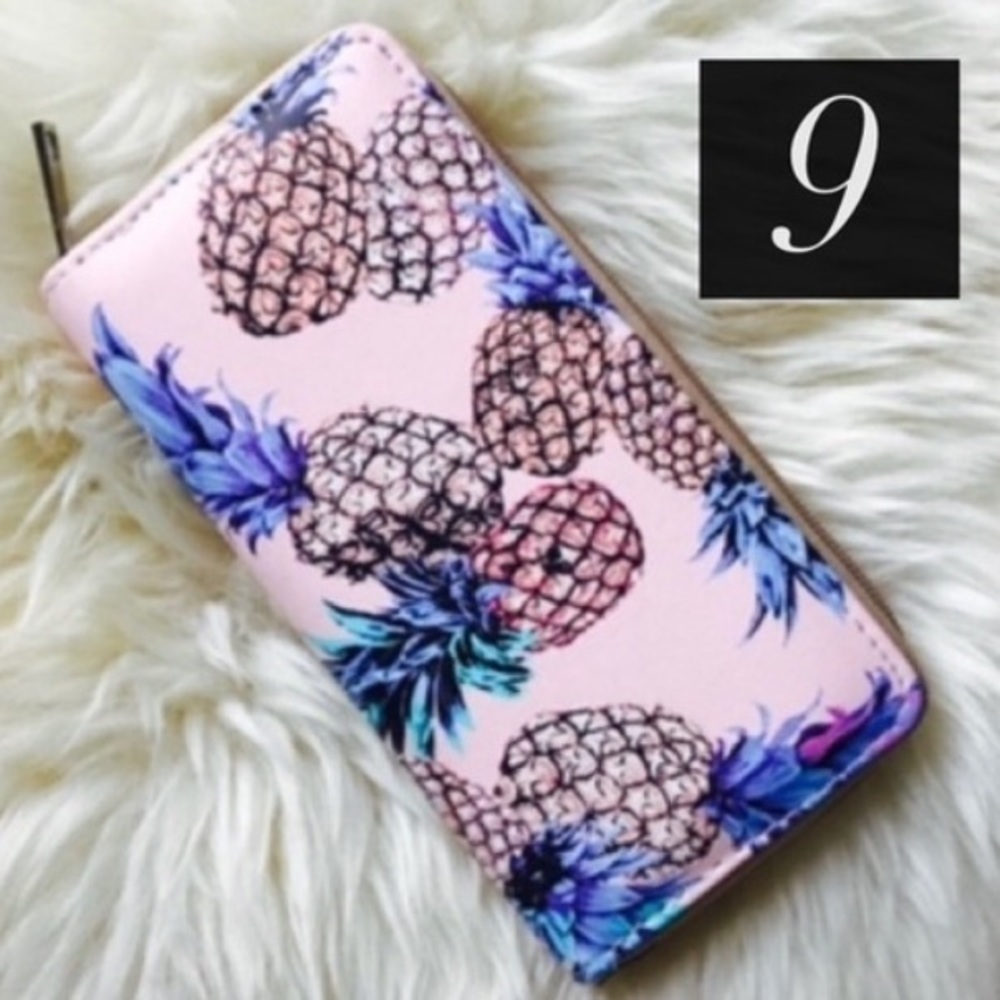 SOLD Ⓜ️BEST DEAL!Host Pick💕🆕🍍PINEAPPLE WALLET🍍 - Picture 3 of 4